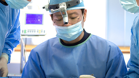 Chief surgeon Dr. Byoungchoon Park — 25 years of diverse breast surgery expertise